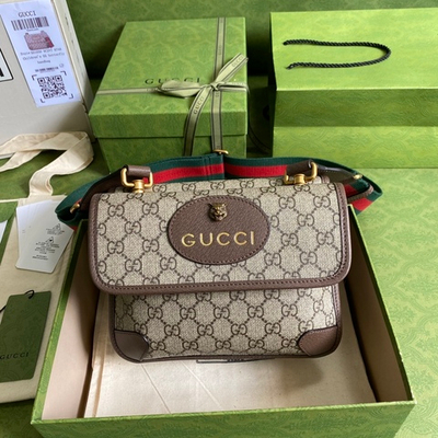 Gucci GG Supreme Messenger Bag 22 cm