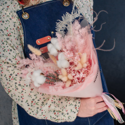 110. Нежный долговечный декоративный букет из сухоцветов