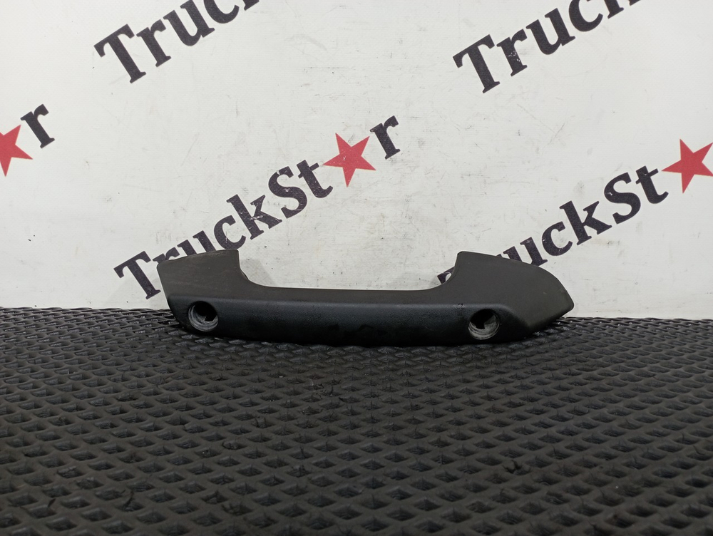 Ручка решетки радиатора правая