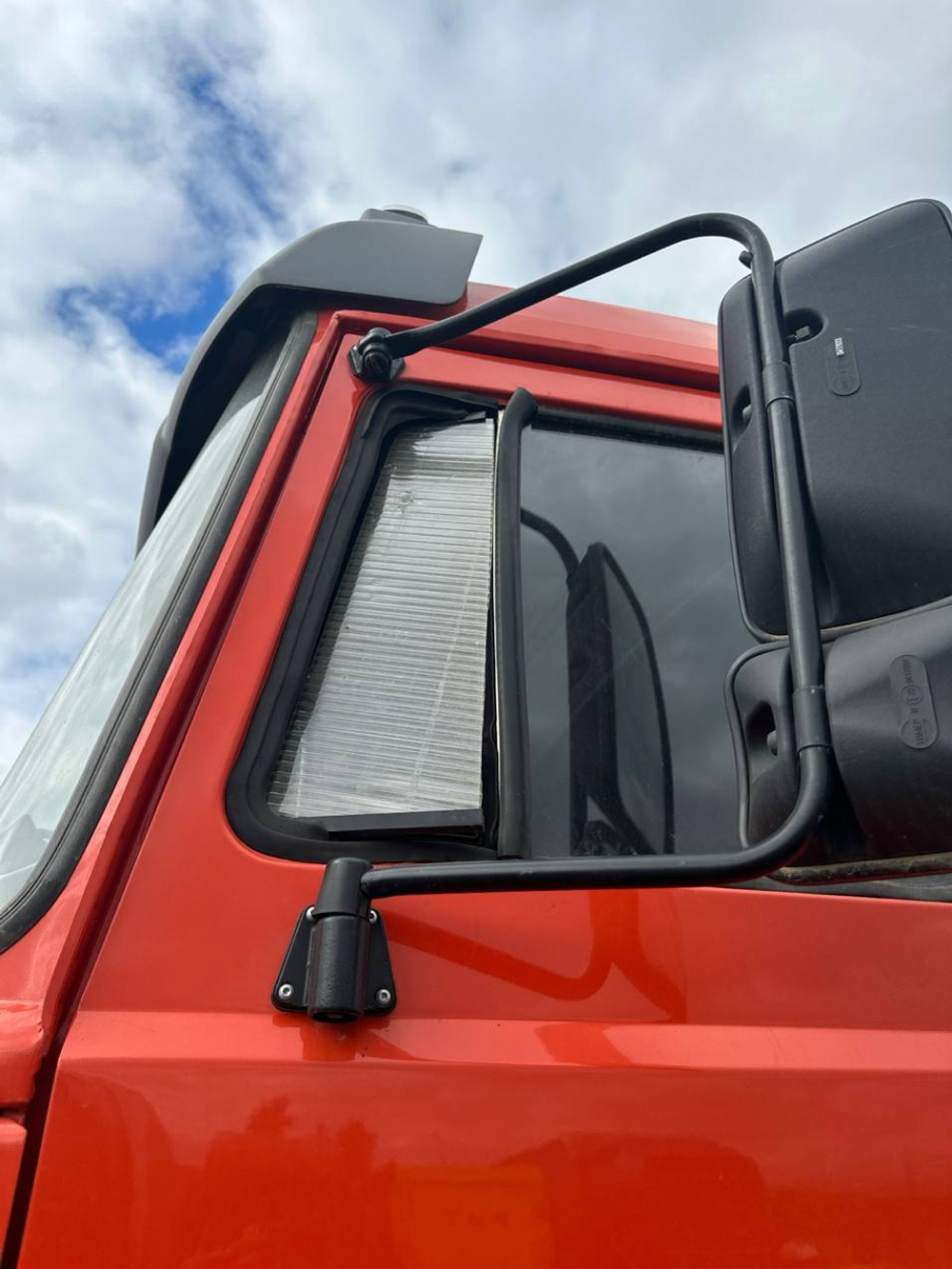 Ural С35510 6x4 Самосвал С35510 (Дизельный, 11,1 л, 420 л.с., МТ)