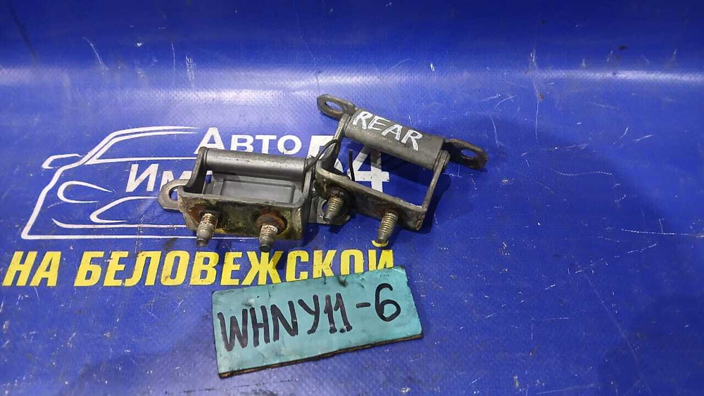 Петля багажника NISSAN WINGROAD 1999