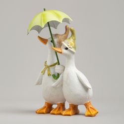 СТАТУЭТКА "УТОЧКИ ПОД ЗОНТИКОМ" 15Х10Х21,5 СМ