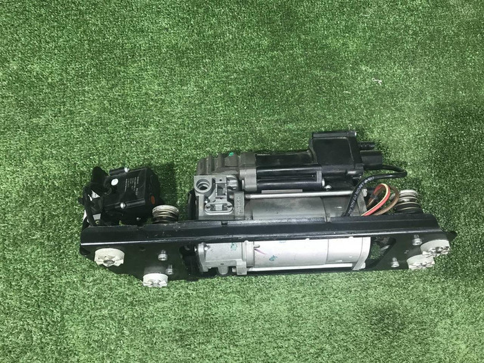 Компрессор пневмоподвески BMW 7er F01, F02 (2008-2015)