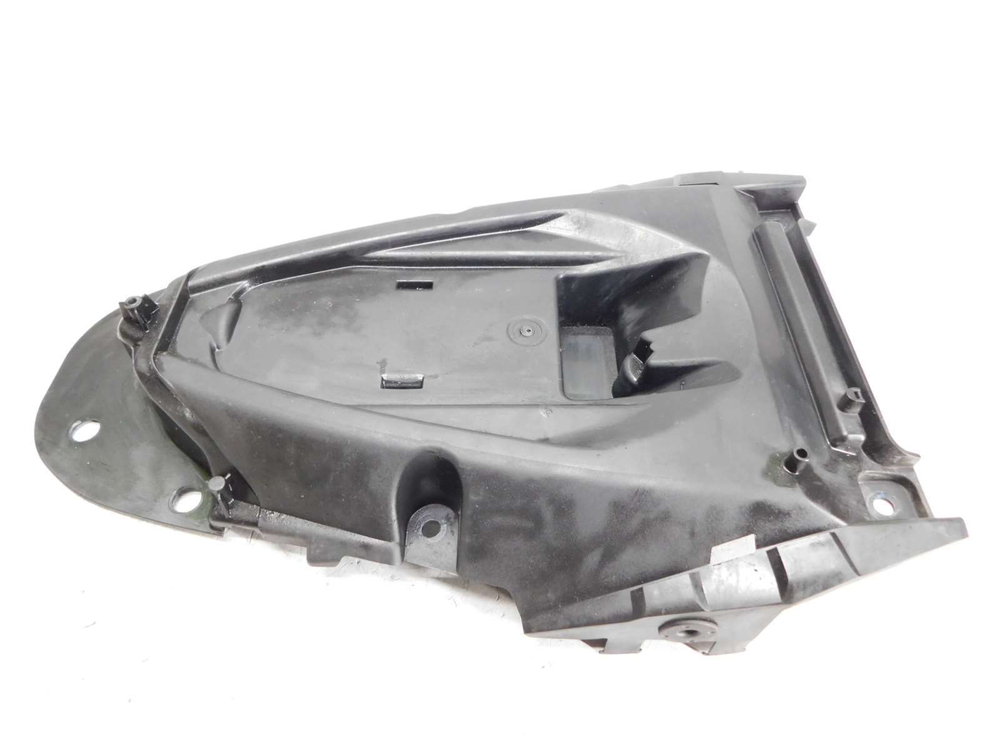 Пластик внутренний Suzuki Gladius SFV650A 63111-44H0