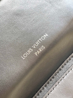 Louis Vuitton Montsouris PM