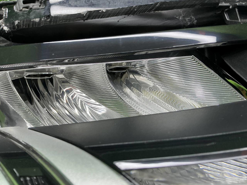 Битая Фара правая LR Discovery Sport (19-нв) LED