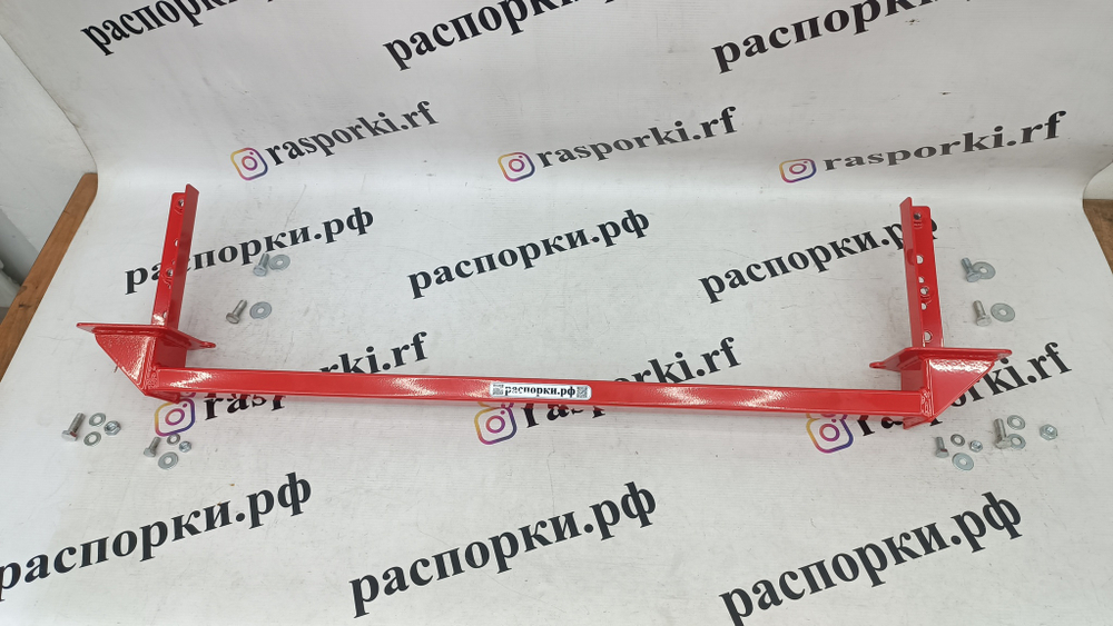 Распорка задняя в бампер Suzuki Swift 5 (ZC33S)