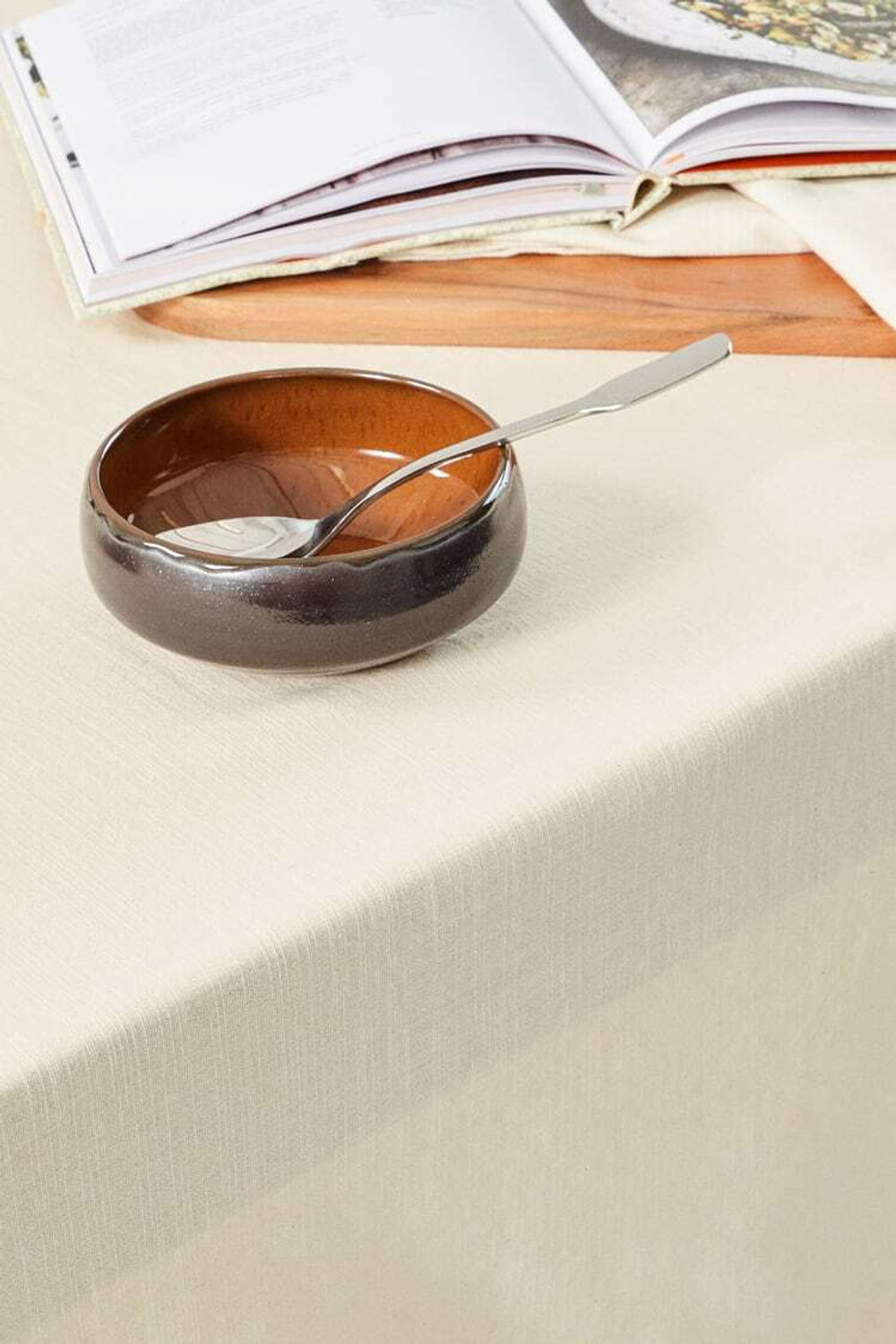 ZARA HOME ХЛОПЧАТОБУМАЖНАЯ СКАТЕРТЬ С ОТСТРОЧКОЙ, ЭКРЮ