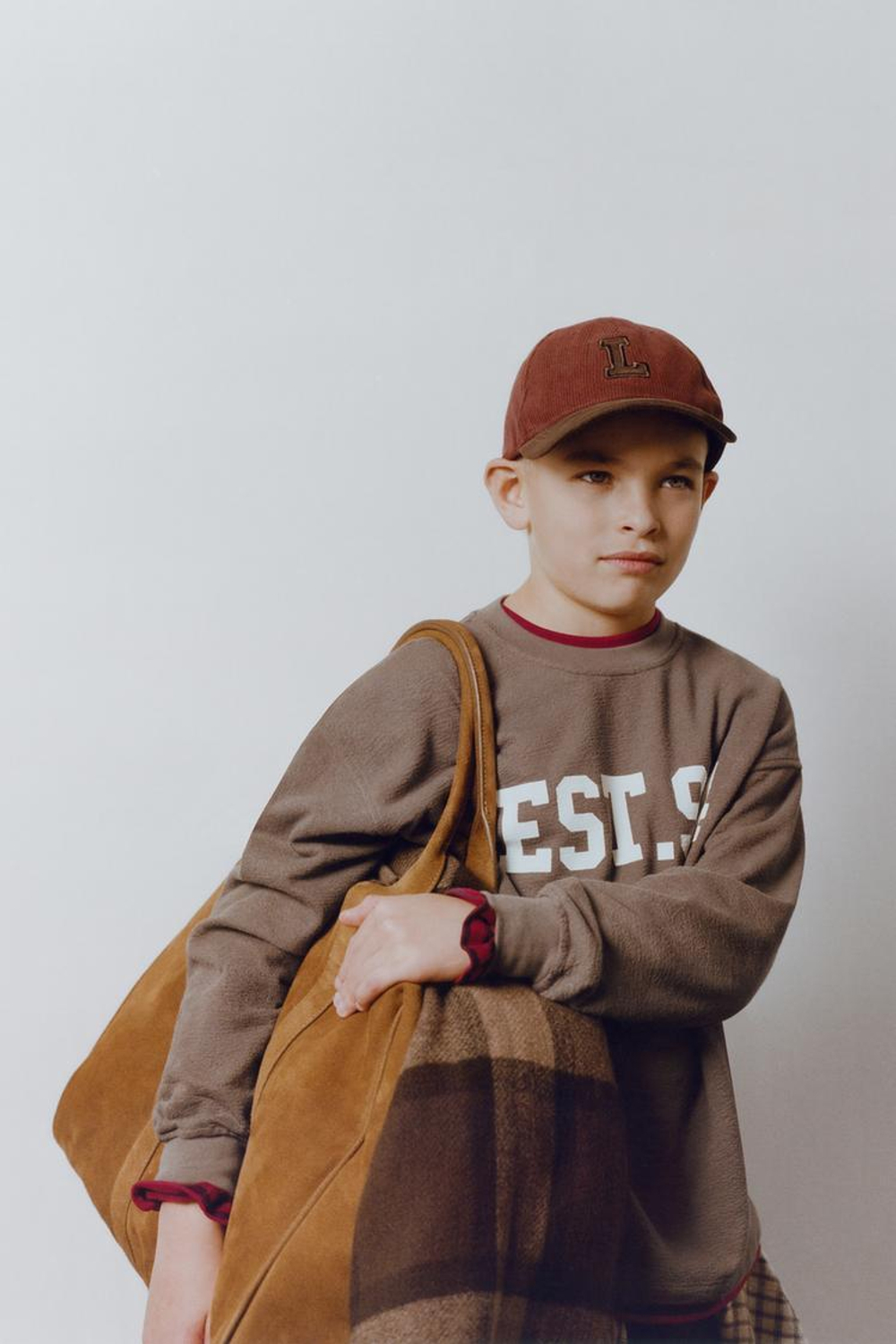 ZARA ЛОНГСЛИВ С ПРИНТОМ «ЦИФРЫ», СЕРОВАТО-КОРИЧНЕВЫЙ