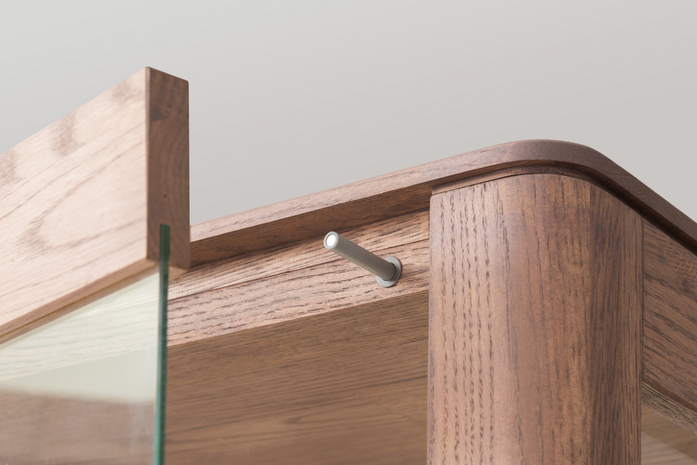 Шкаф-витрина из массива дуба Porto (Atlanta)