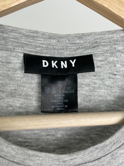 Футболка DKNY