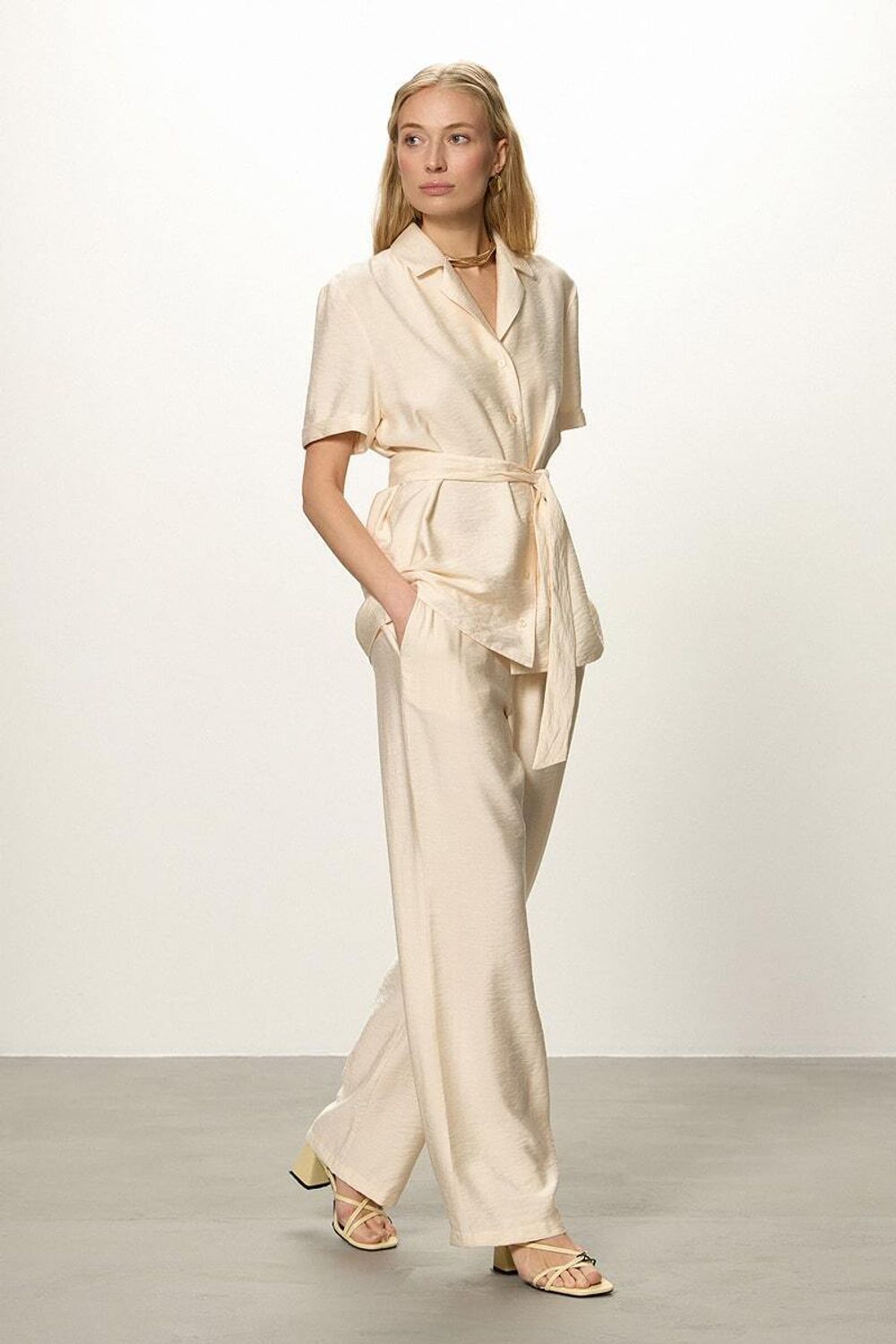 Брюки палаццо на резинке молочная вискоза (Размер 42, 44)