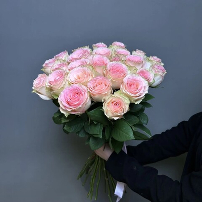 Букет 25 розовых роз (э)