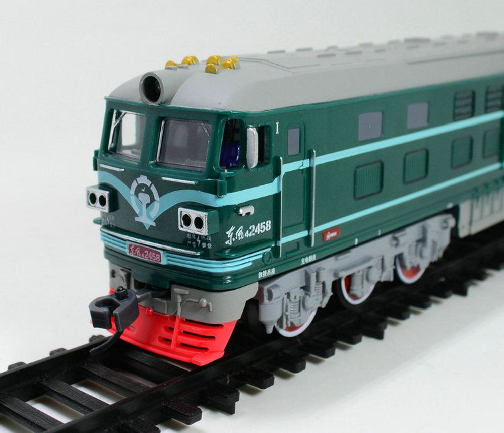 aole 22899 железная дорога , модель тепловоза Dongfeng 4B с двумя вагонами , размер путей 1.86 м на 1.03 м , цвет зеленый