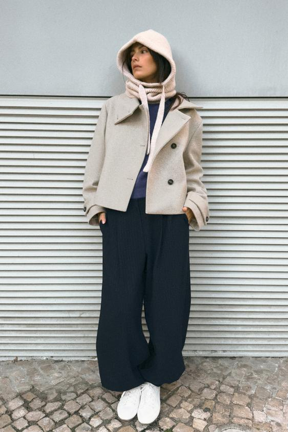 Короткий пальто с высоким воротником - ZARA