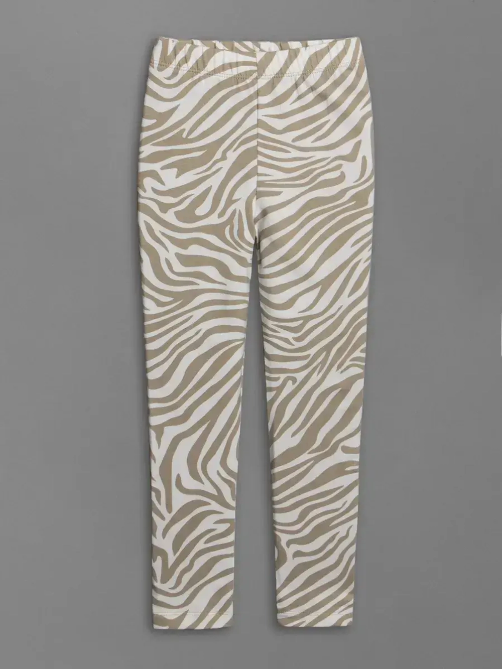 Бежевый костюм для девочки на осень