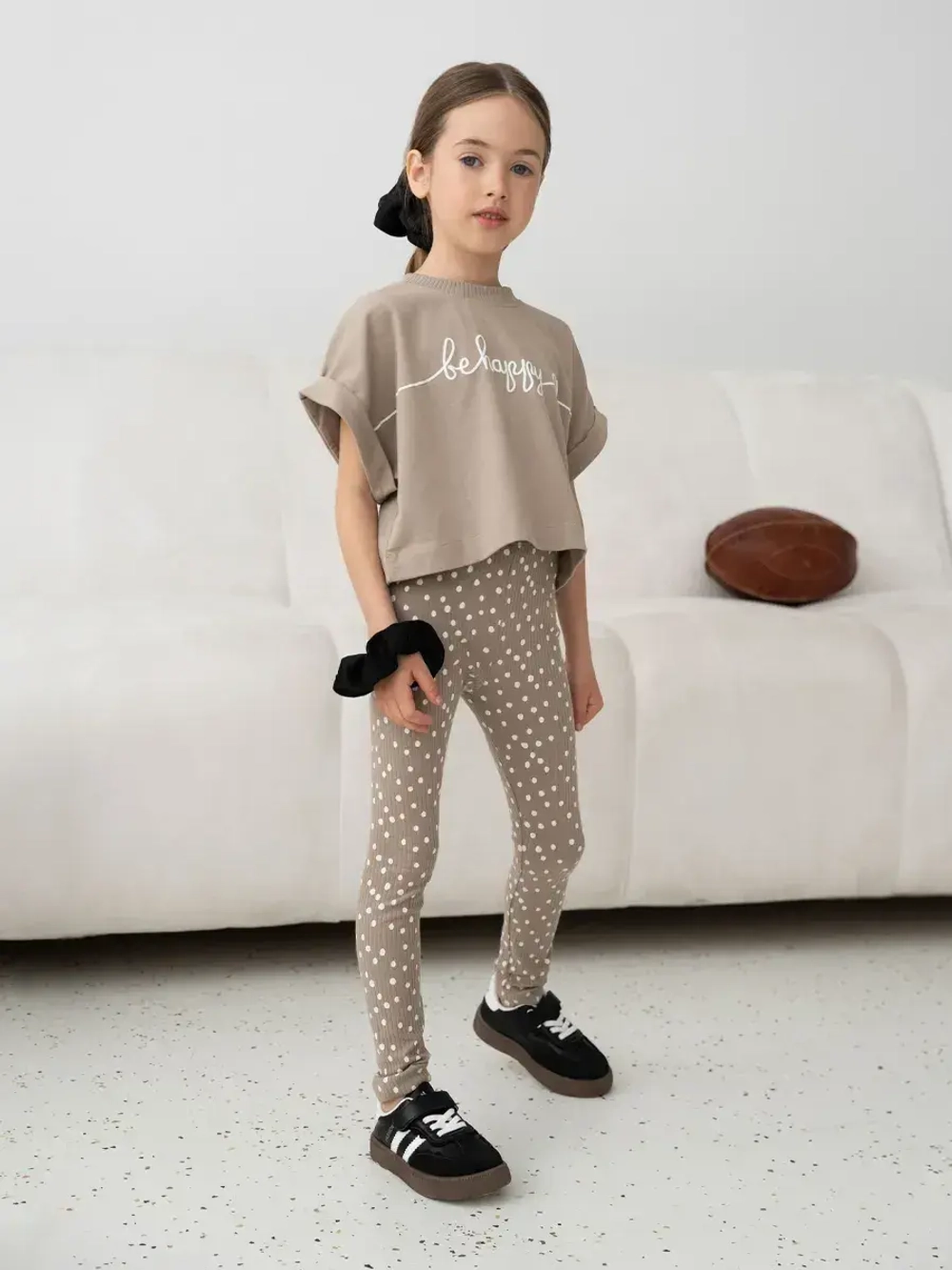 Костюм для девочки летний футболка и леггинсы