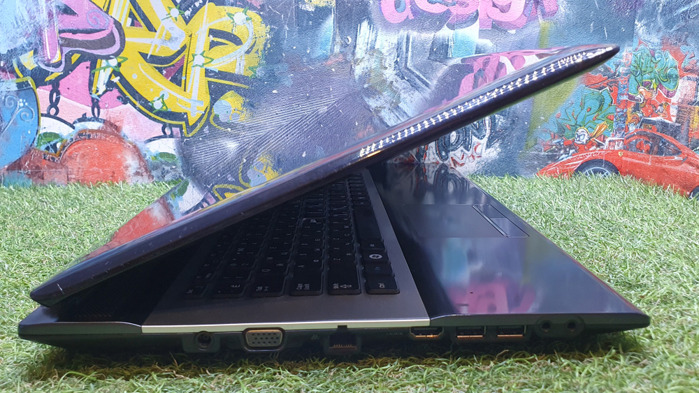 Ноутбук Samsung i7/6Gb/GT 540M 2Gb