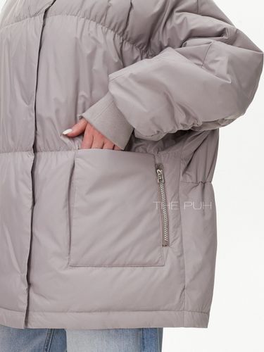 Серый пуховик с воротом-стойкой и скрытым капюшоном