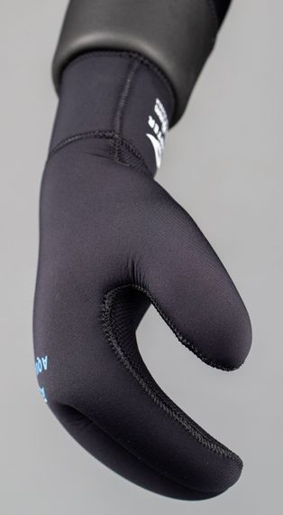 Рукавицы 3х-палые Aquateam Hunter Jako 9 мм ультраспан/открытая пора черные