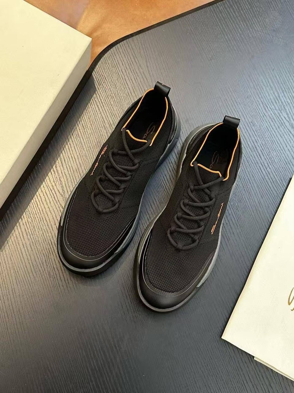 Кроссовки Santoni