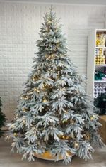 заснеженная ель "Престиж" с встроенной гирляндой (хвоя литая)