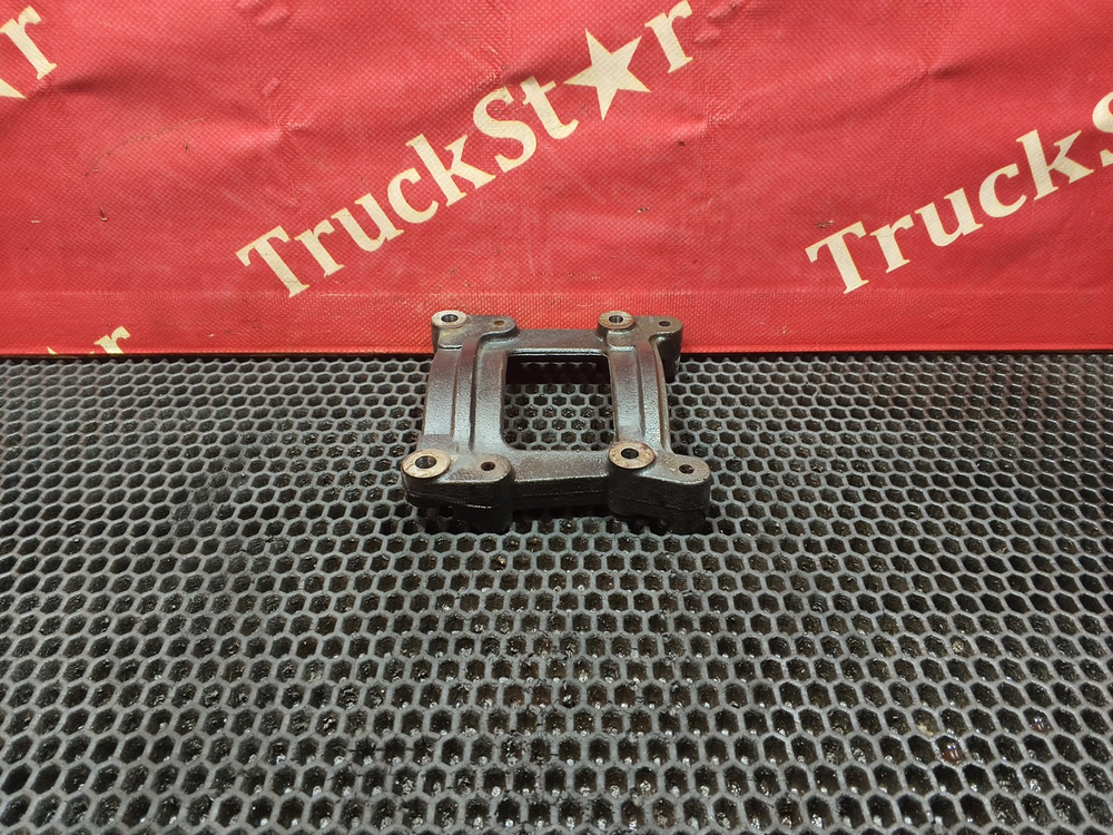 Кронштейн компрессора кондиционера 2020г