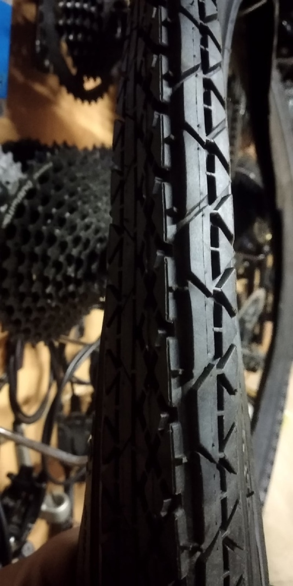 Велосипедная покрышка 26x2.125