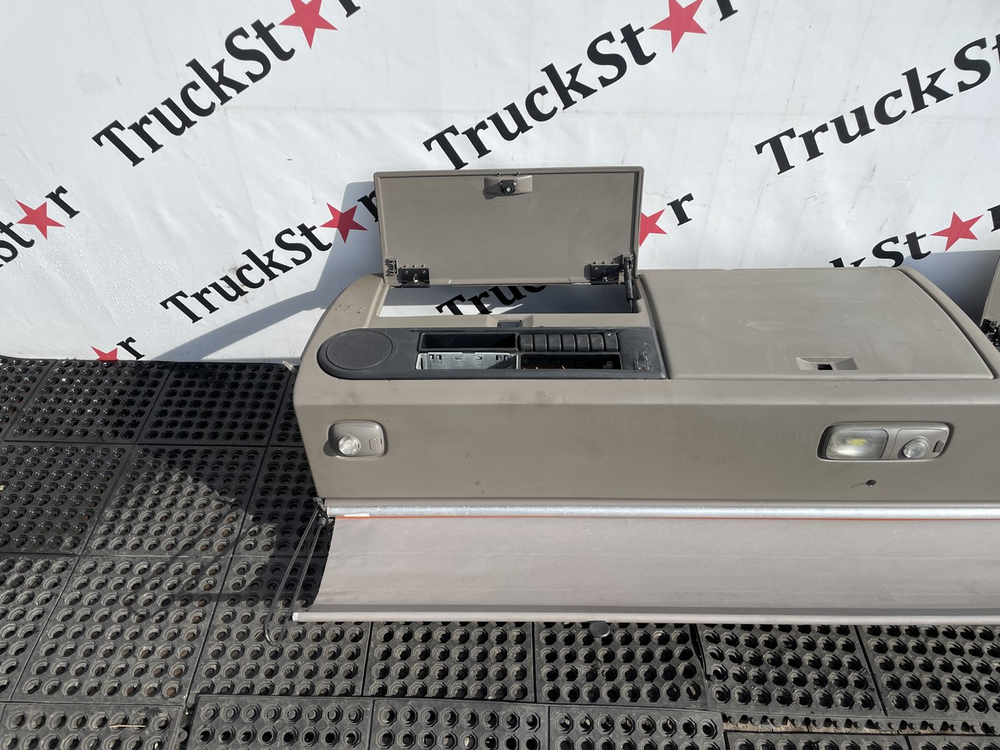 Консоль кабины верхняя 2018г.