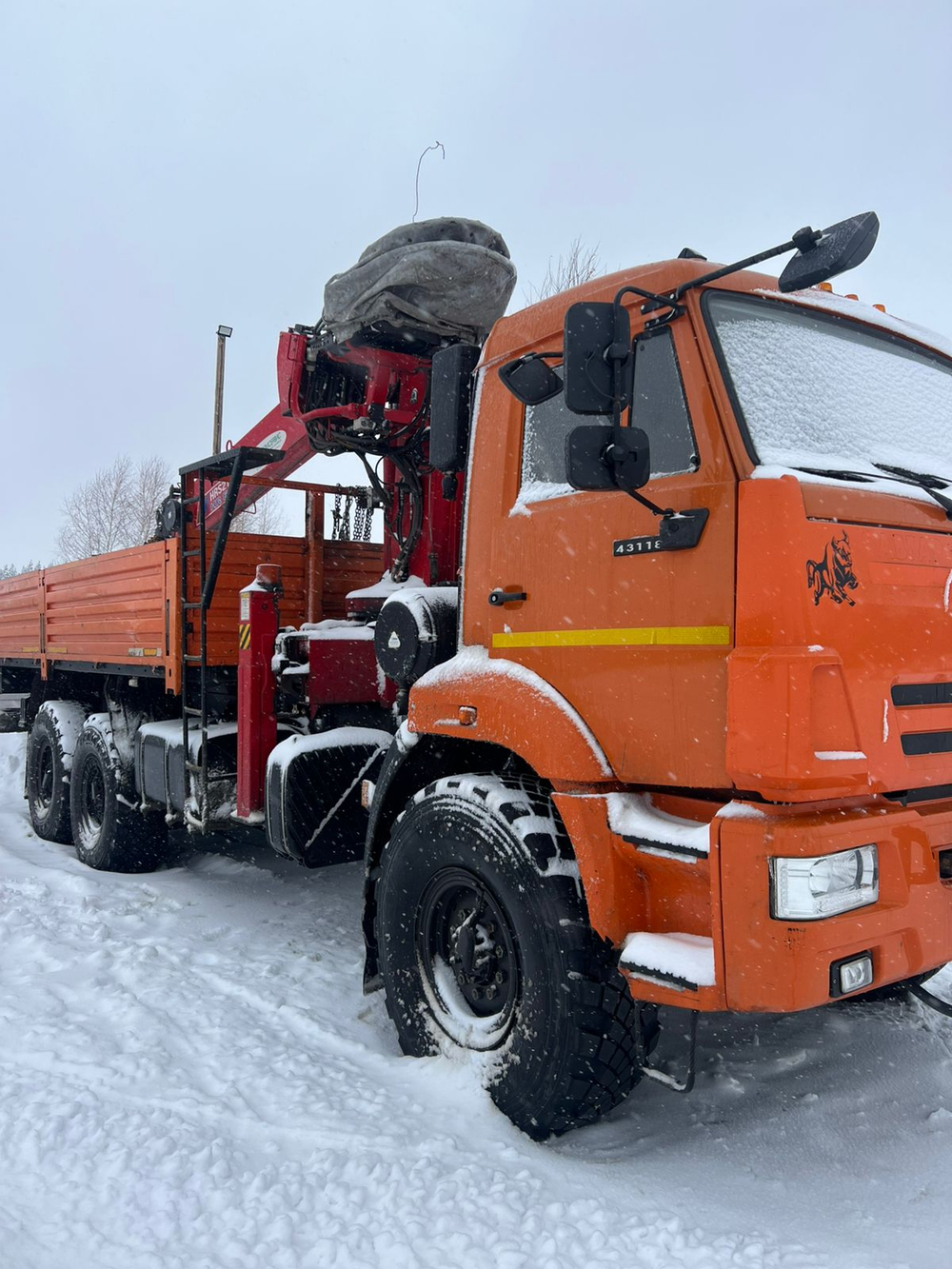 Агропромсервис 4382* на шасси КамАЗ 43118 6x6 Бортовой с КМУ 438240-02 (Дизельный, 11,8 л, 300 л.с.,