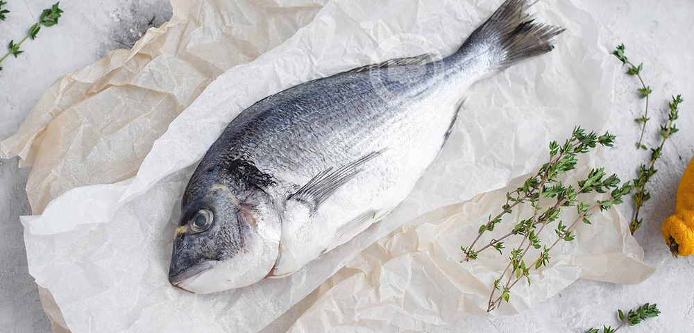 Дорадо потрошеная свежемороженая без чешуи