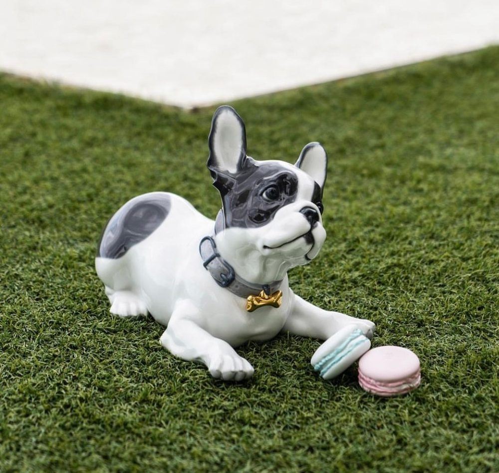 Французский бульдог с макаронс Lladro