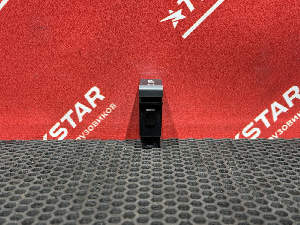 Кнопка центрального замка