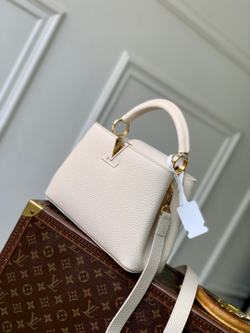 Louis Vuitton Capucines BB