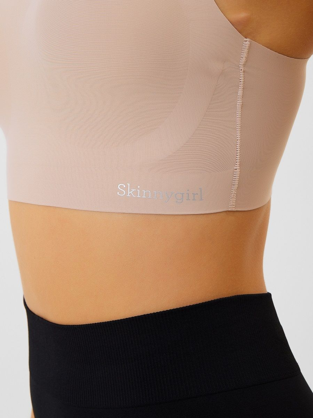 Набор из 2 бесшовных бюстгальтеров-топов - черного и бежевого (Размер: M) (Цвет: черный с бежевым)
