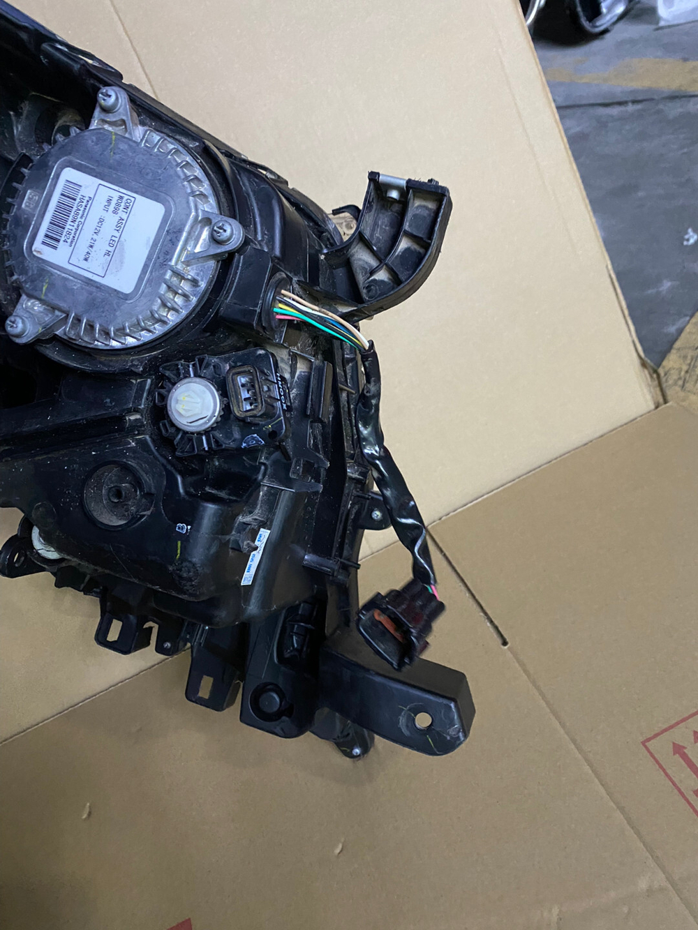 Оригинальная LED фара для Nissan Navara/Terra (, разбор)