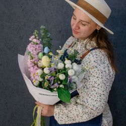 172. Ароматный весенний букет с маттиолой и ромашками