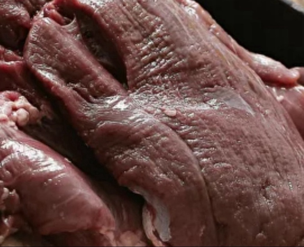 Филе индейки (бедро; красное мясо) порционная нарезка мал.кубиками (для маленьких собачек, щеночков, кисуль)