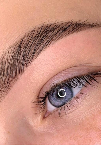 Коррекция + окрашивание бровей от 1000 руб