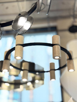 Светильник, который делает интерьер современным и собранным.