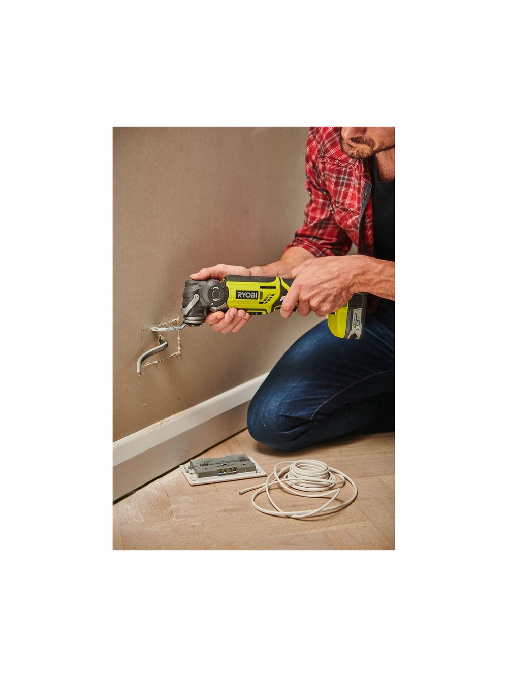 Многофункциональный инструмент Ryobi ONE+ R18MT-0  без аккумулятора в комплекте 5133002466