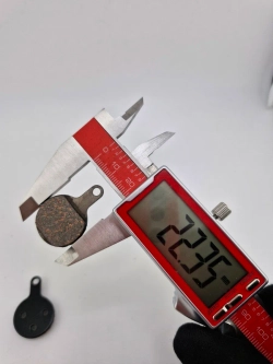 - t Тормозные колодки для велосипеда и электросамоката TP-07С