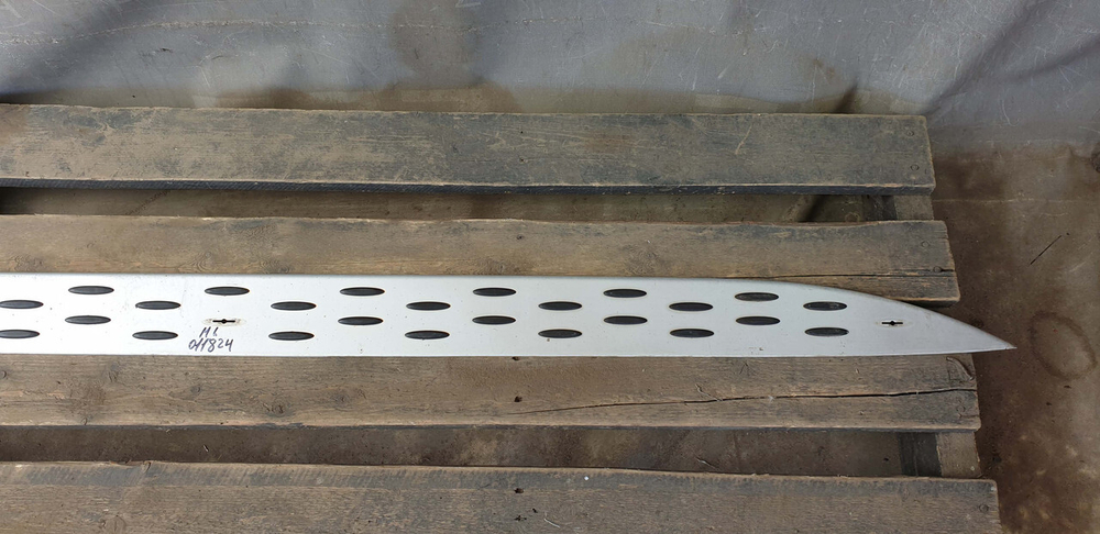 Накладка подножки левой Mercedes GLE (W166) 11-18 Б/У Оригинал A1666980348