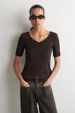COS Футболка с кружевной отделкой, темно-коричневый
