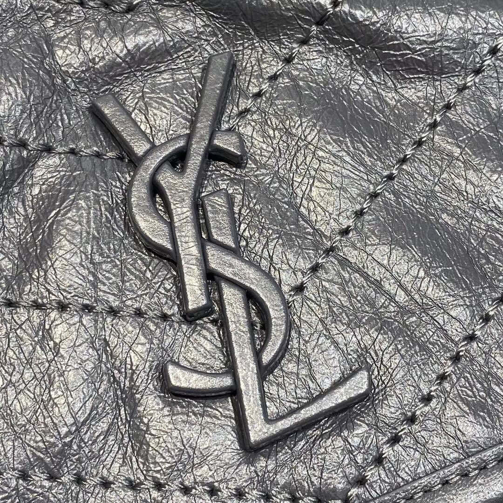Yves Saint Laurent Niki 22 cm