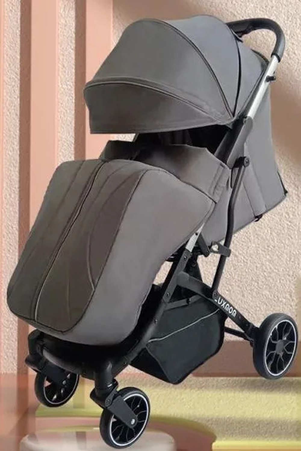 Коляска детская прогулочная Luxmom V3