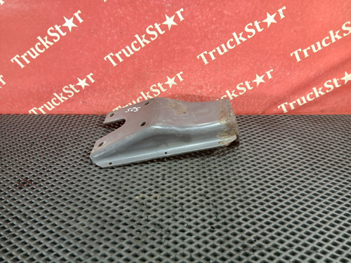 Кронштейн амортизатора переднего