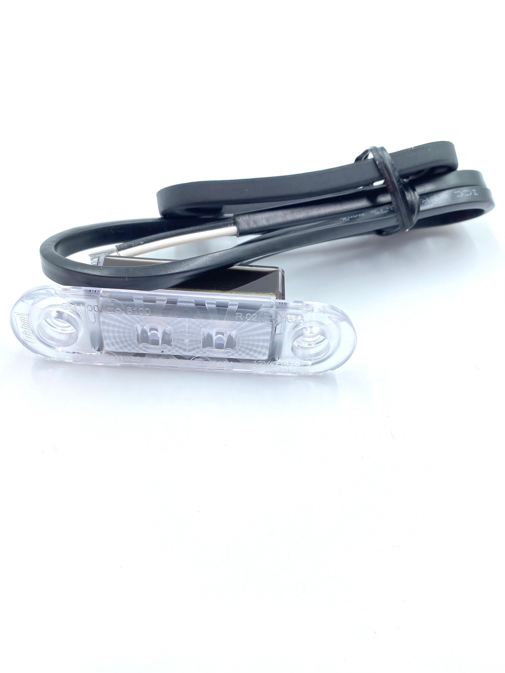 Фонарь габаритный светодиодный красный Fristom FT-015 C LED с проводом 0.5 м. (1 шт.)