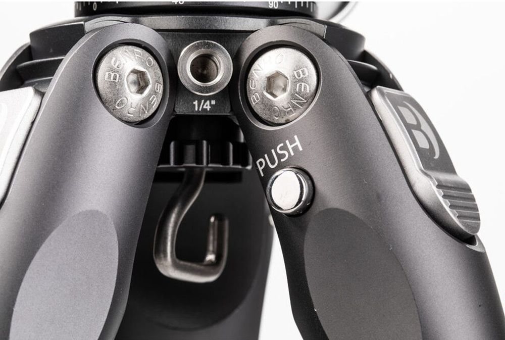 Видеоштатив Benro TTOR34CLVS4PRO карбоновый