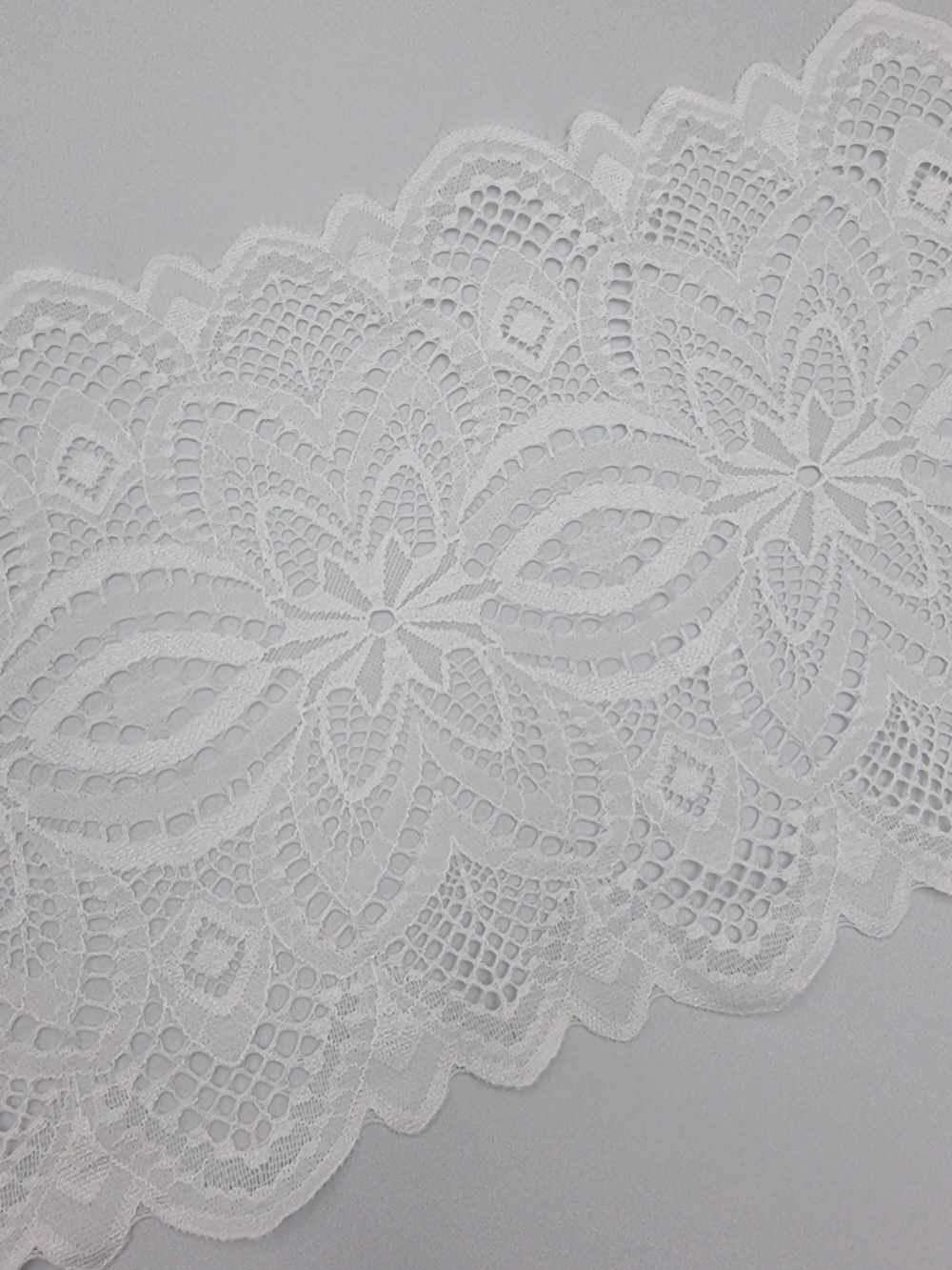 Кружево эластичное белое КС145 (22 см)